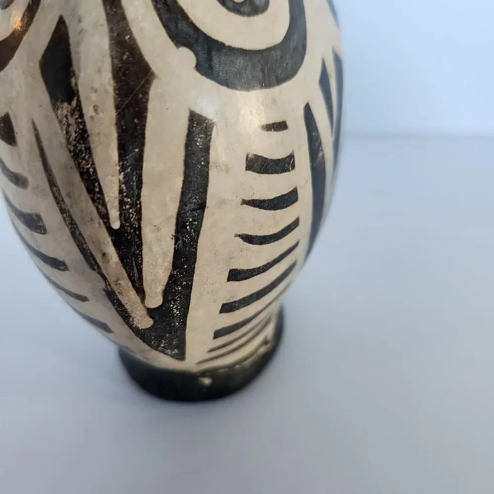 Lenca Honduras Indigenous Tribal Folk Art Clay Pottery Vase Blackware Geometric